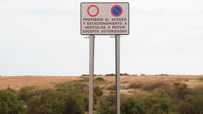 prohibido aparcar en las calas de Torrevieja 1