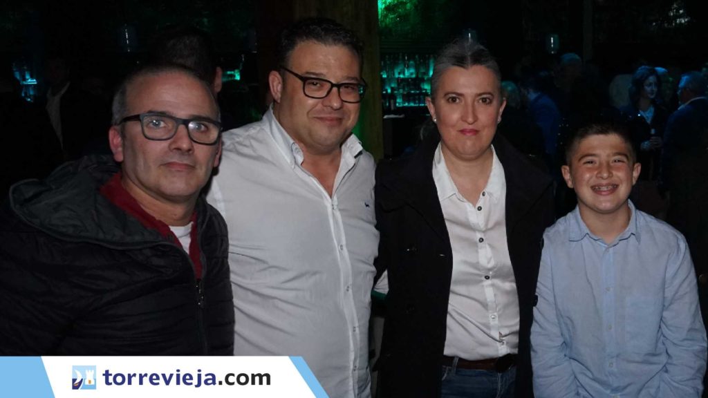 46 cena de hermandad entrega tenedores de oro Asociacion Hosteleria Torrevieja 2022-24

   BANDEJA DE PLATA 2022   -  La Glorieta