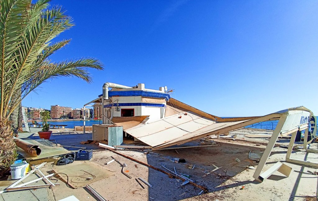 Derribar historia de Torrevieja El Tintero