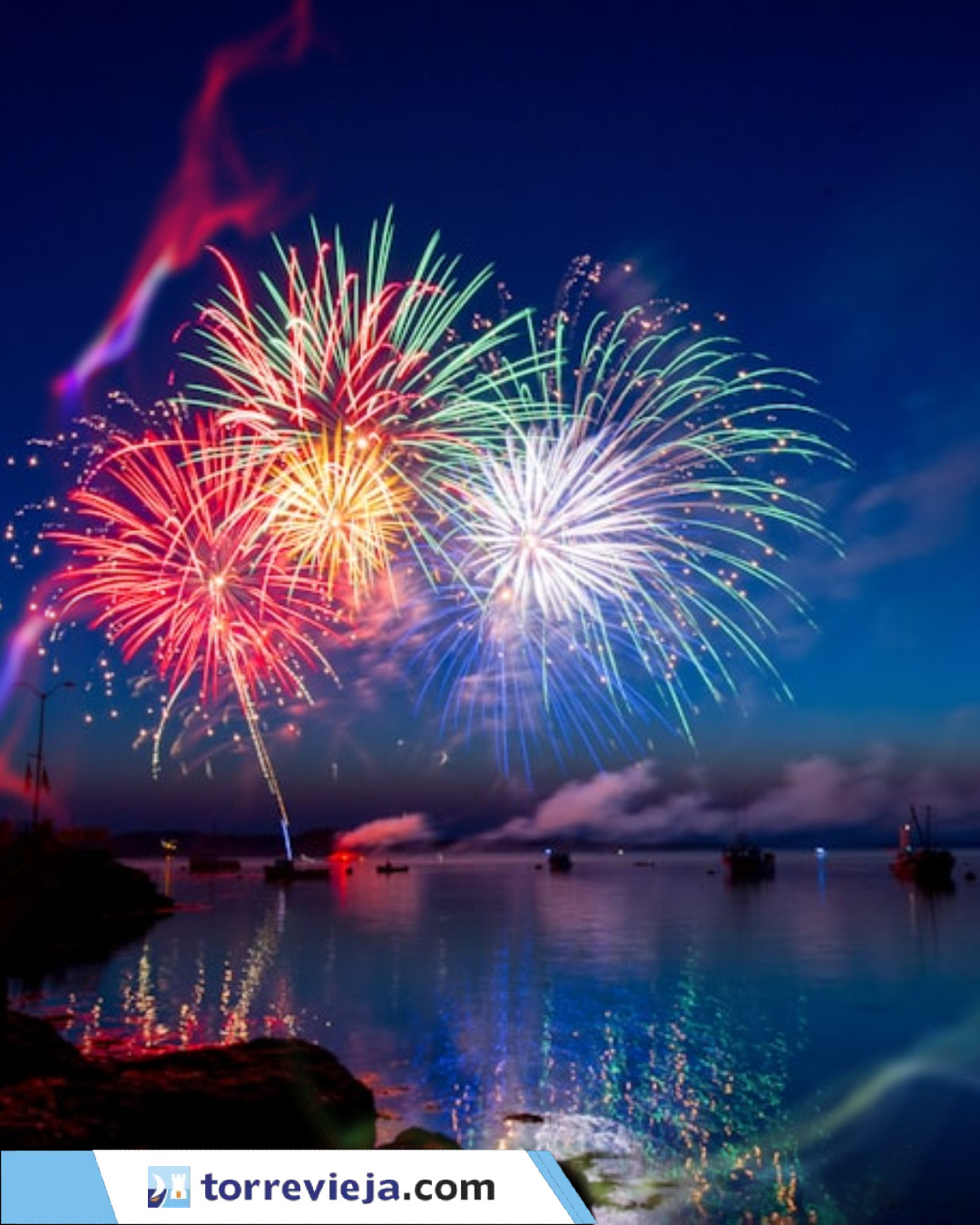 castillo de fuegos artificiales piromusical fireworks Torrevieja 2025
